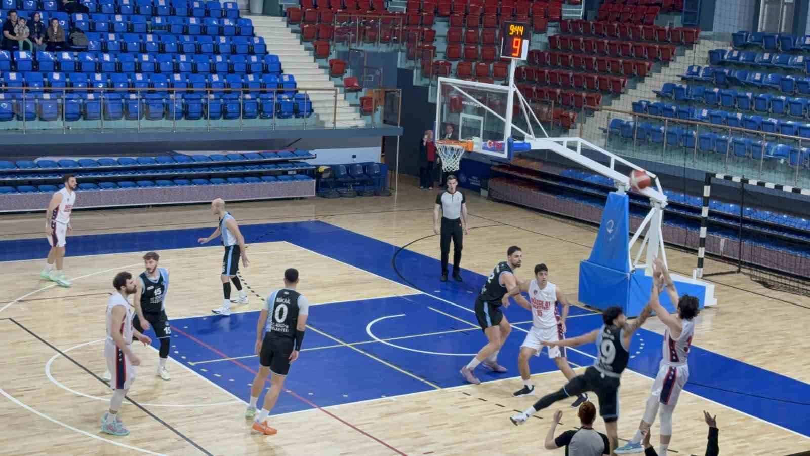 EBBL 2. Lig Play-Off: Düzce 81 Basketbol: 57 - Merzifon Belediyespor: 59