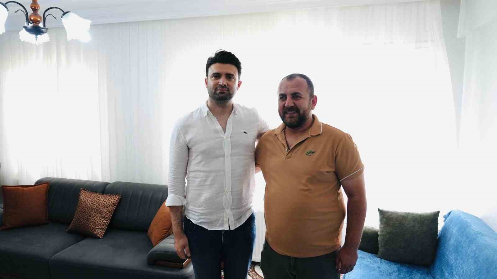 Enes Çelik’ten minik taraftara anlamlı ziyaret