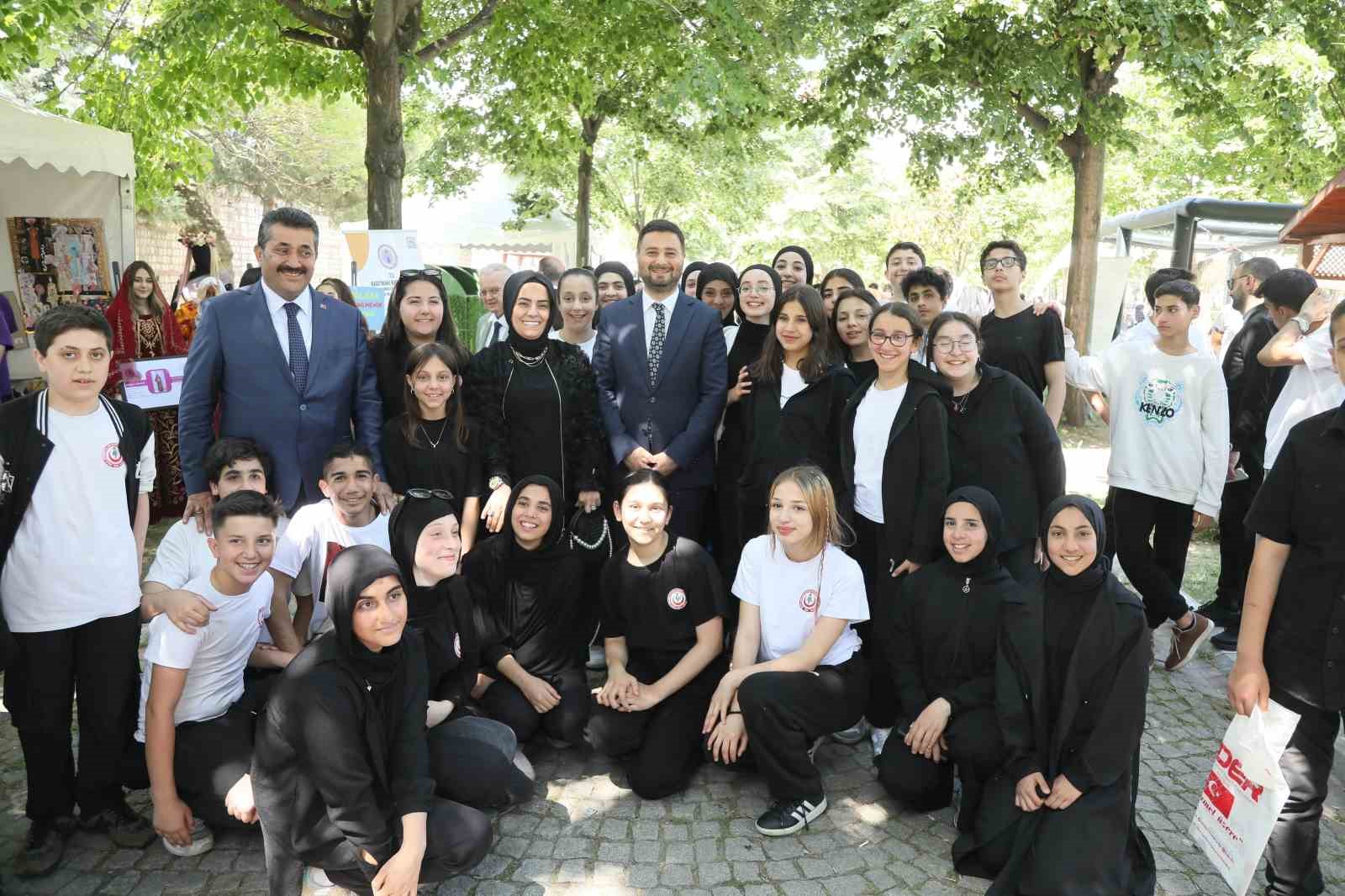 Kağıthane’de eğitim şöleni: Liseler tanıtım için buluştu