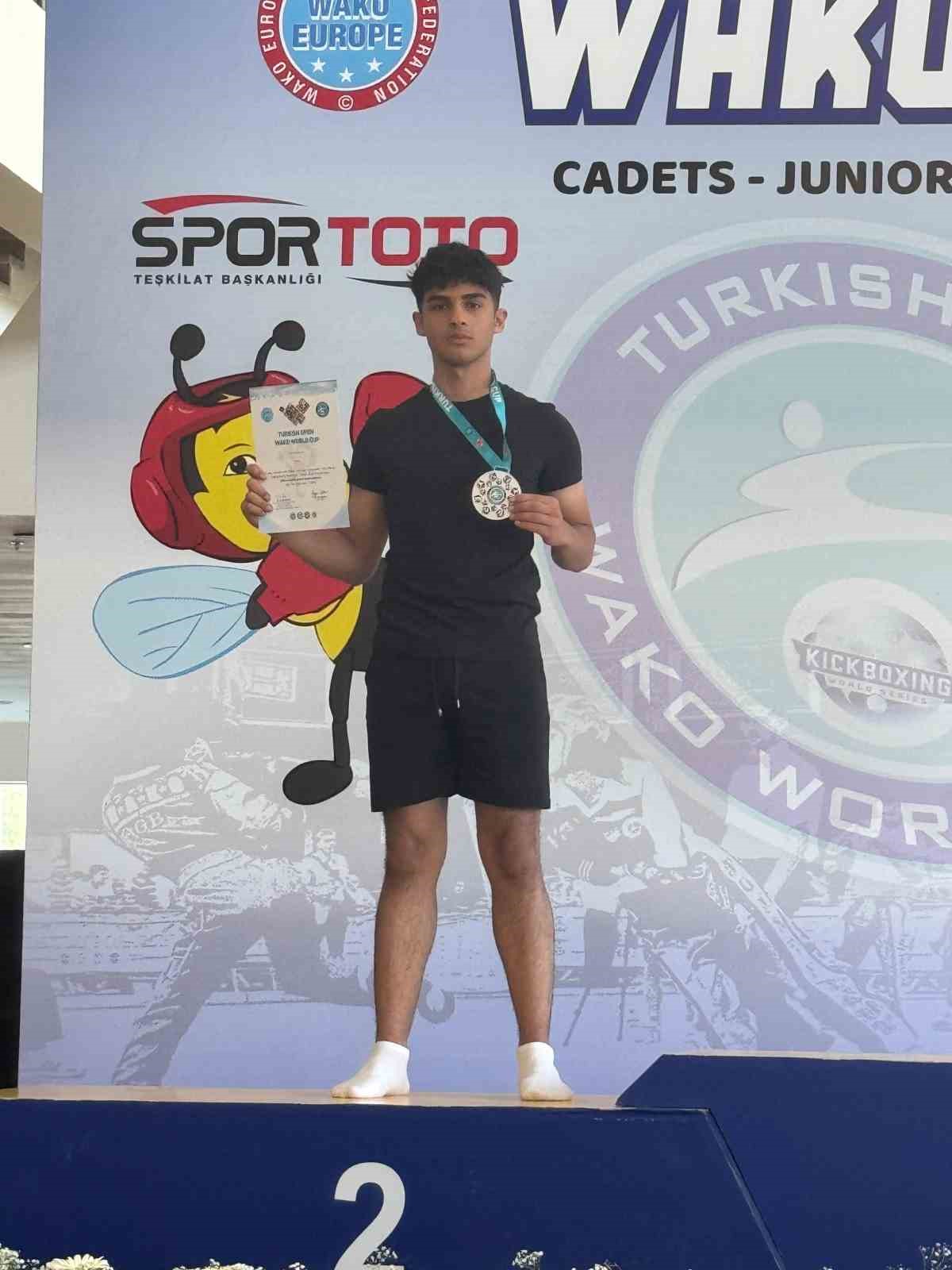 Mudanyalı genç sporcu dünya ikincisi oldu