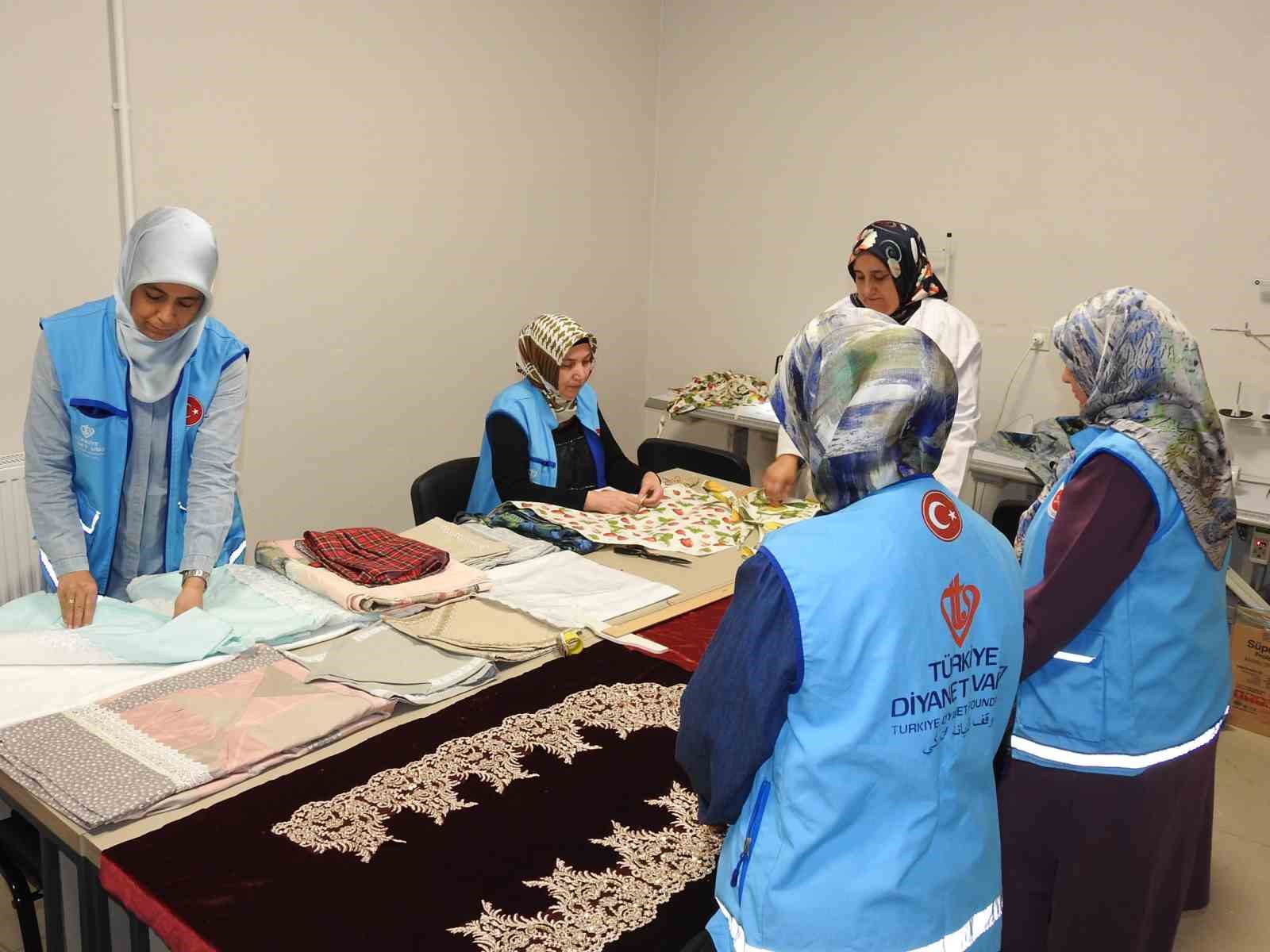 Annelere ve genç kızlara en mutlu günlerinde anlamlı hediye