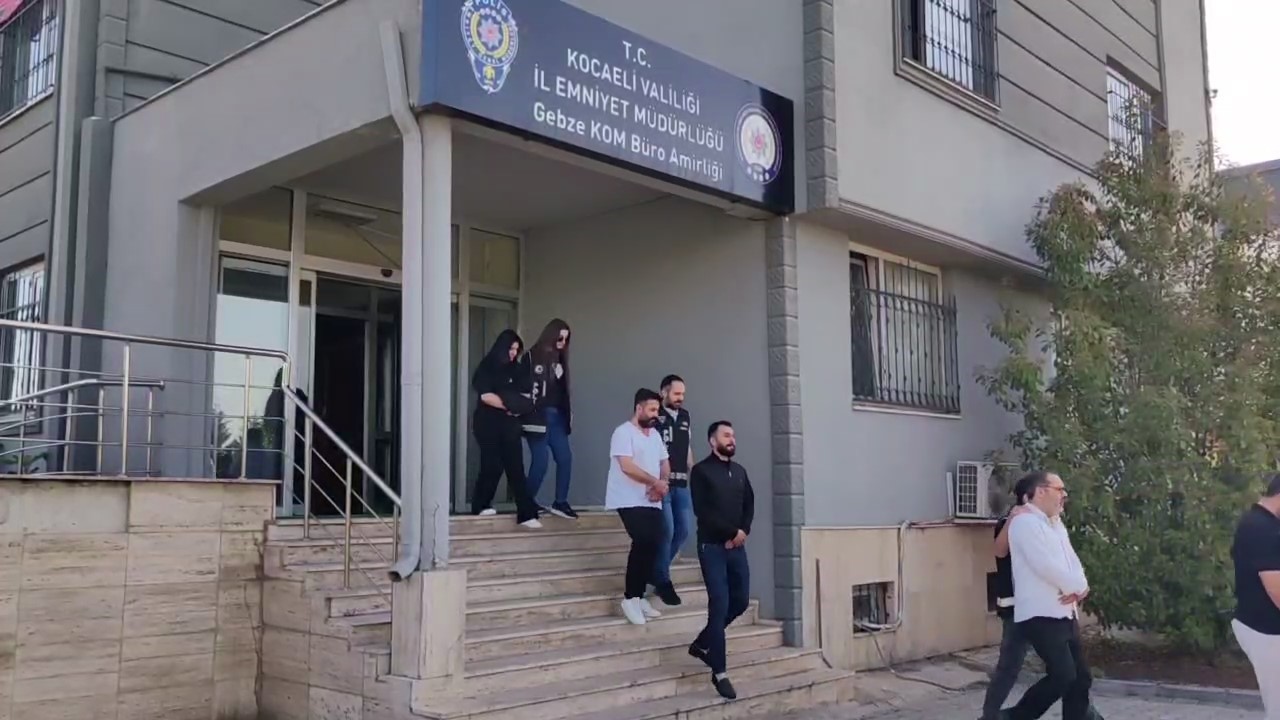 4 ilde yapılan eş zamanlı operasyonda 1 milyon 416 bin 190 makaron ele geçirildi: 30 şüpheli yakalandı