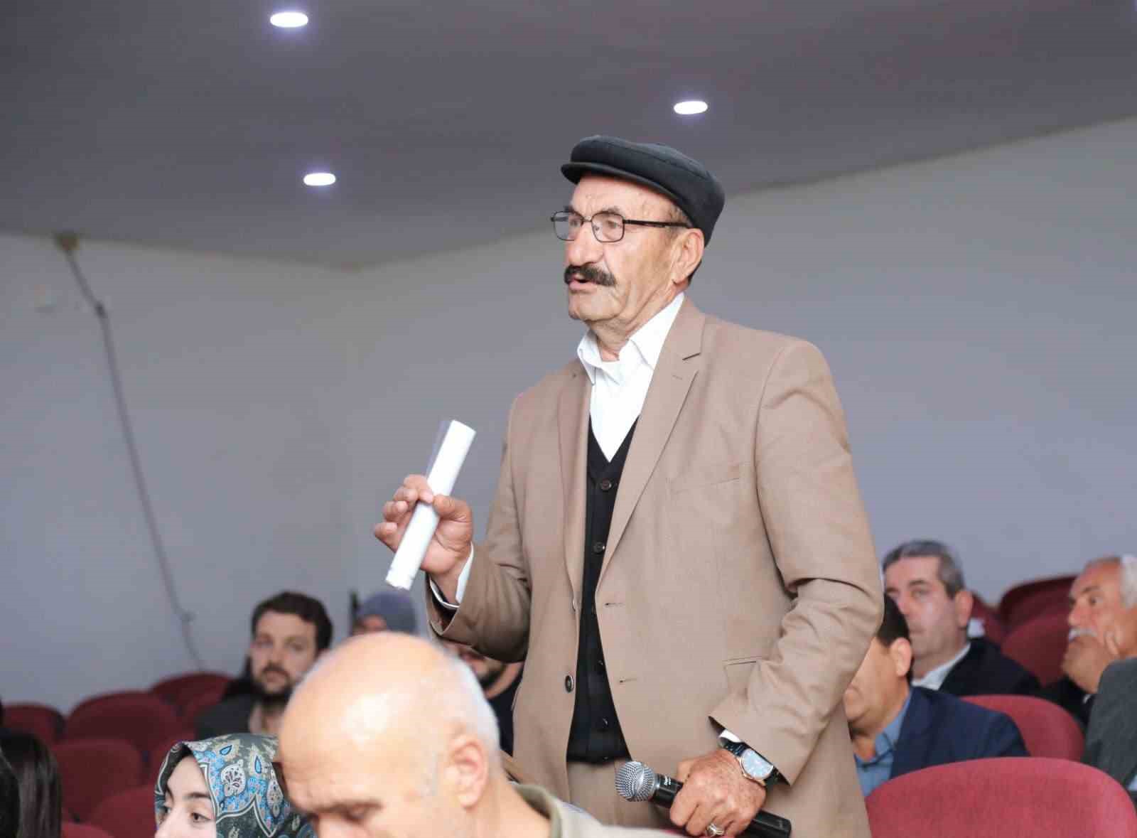 Van Büyükşehir Belediyesi, Çatak ve Bahçesaray’da mahalle muhtarları ile buluştu
