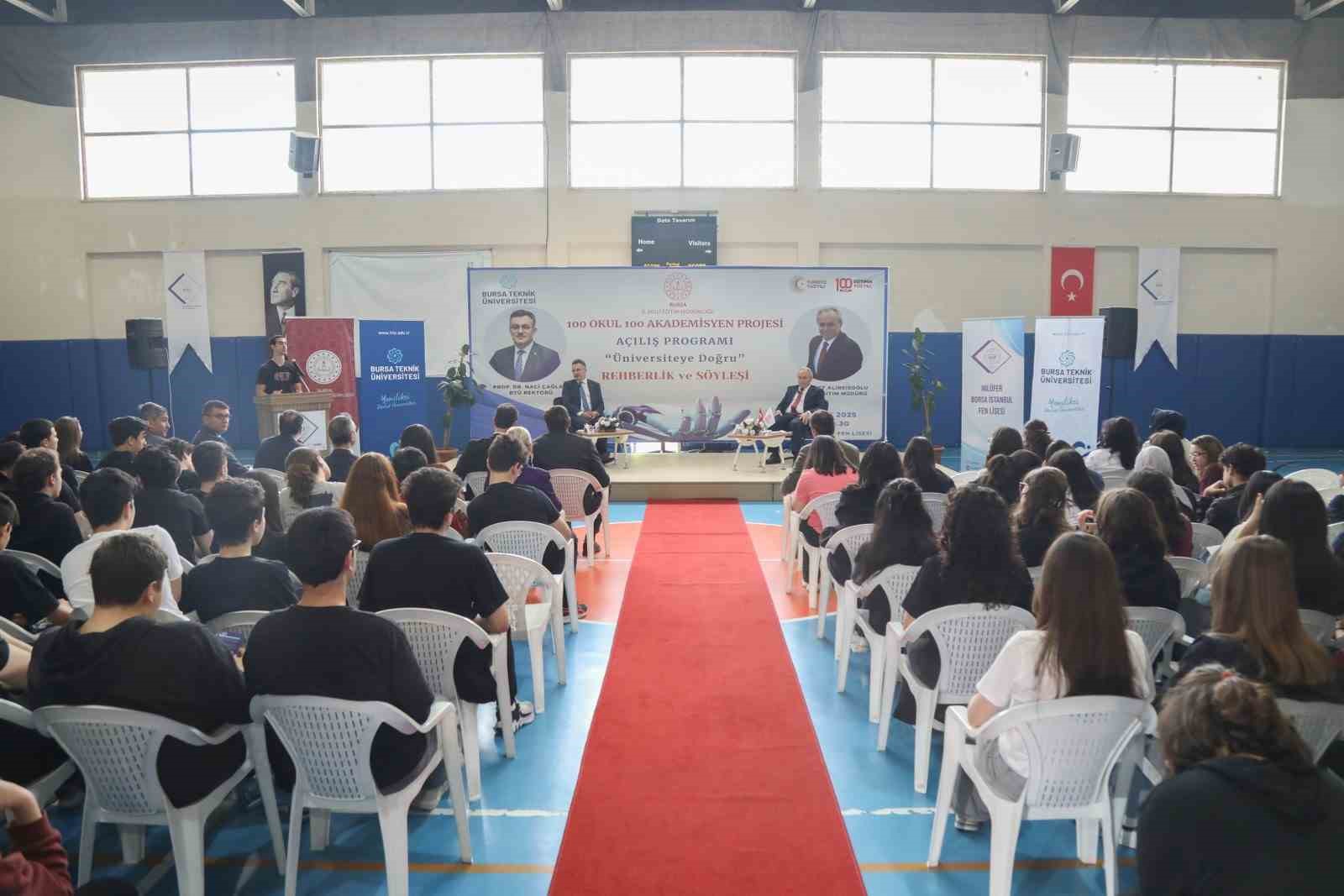 ’100 Okul 100 Akademisyen Projesi’nin ilki gerçekleşti