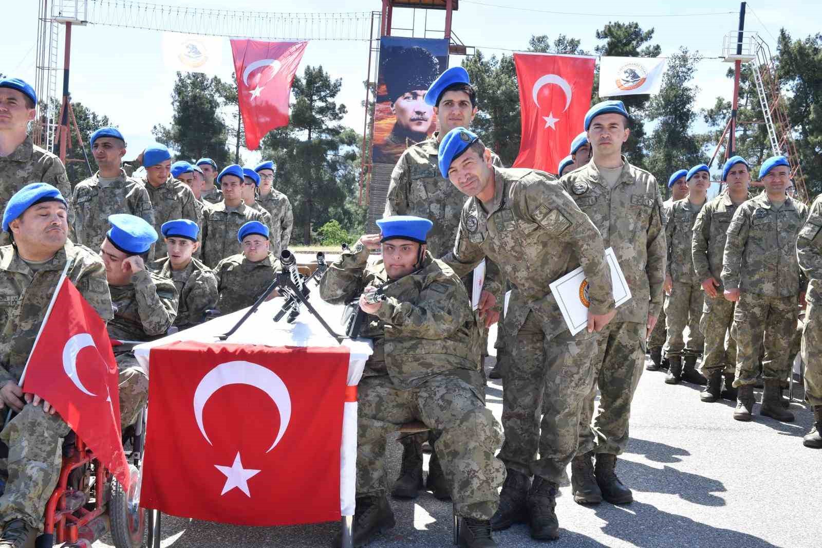 Özel gençler vatani görevlerini yerine getirdi
