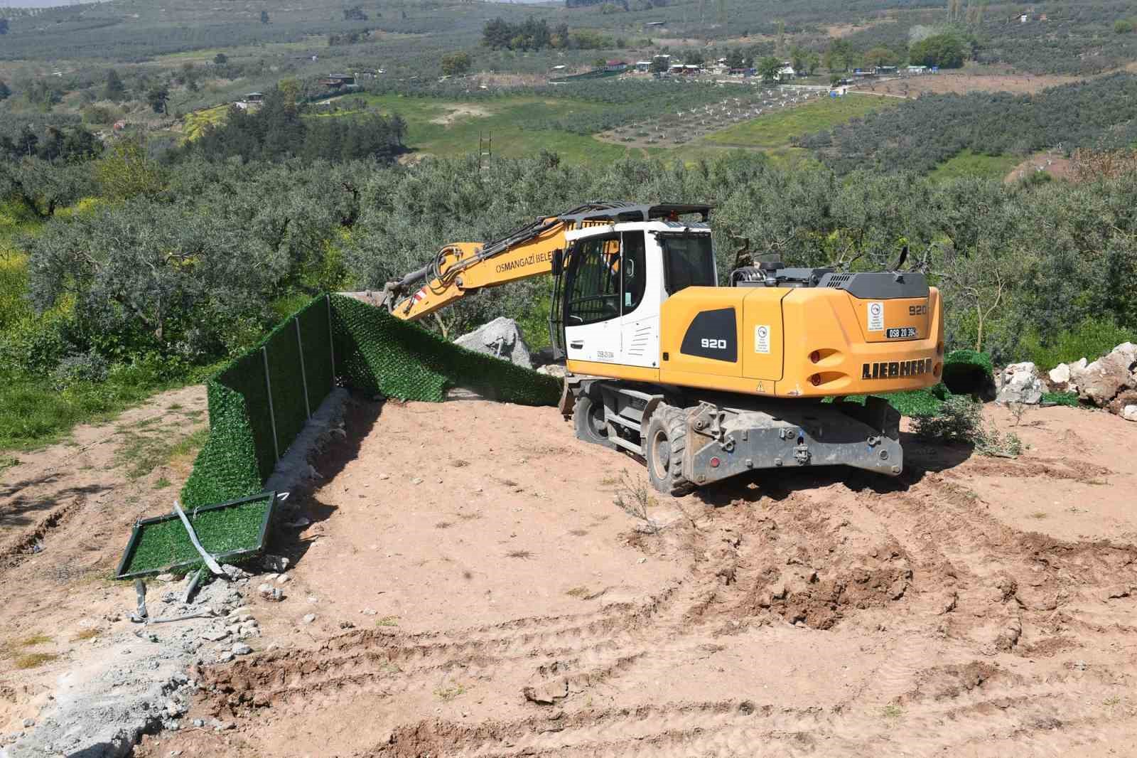 Bursa’da 25 kaçak yapı yıkıldı
