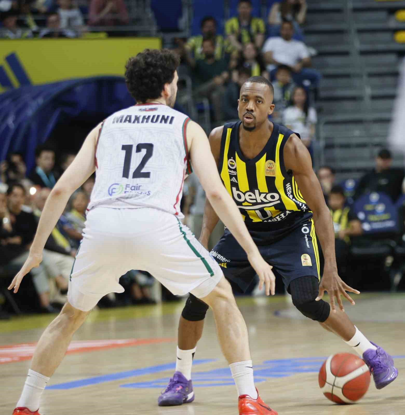 Fenerbahçe Beko, sezonun bitimine 2 hafta kala liderliği garantiledi