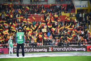 Trendyol Süper Lig: Kayserispor: 2 - Antalyaspor: 1 (İlk yarı)
