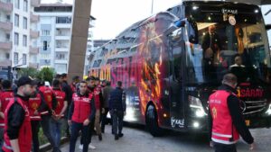 Galatasaray, Gaziantep’te coşkuyla karşılandı