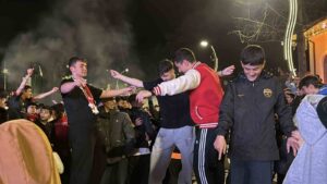 Bolu’da oyun havalarıyla play-off galibiyeti kutlandı