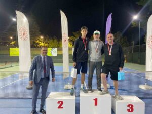 Spor kenti Demirci’de Gençlik Haftası Tenis Turnuvası tamamlandı