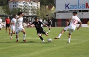 TFF 2. Lig: Kastamonuspor: 0 - Altınordu: 0