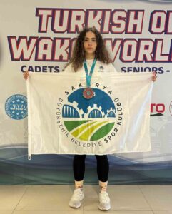 Sakarya Büyükşehir sporcuları madalya kürsüsünü boş bırakmıyor