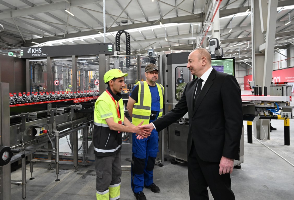 Coca-Cola İçecek’in, Azerbaycan’daki ikinci fabrikası Cumhurbaşkanı Aliyev’in katıldığı törenle açıl
