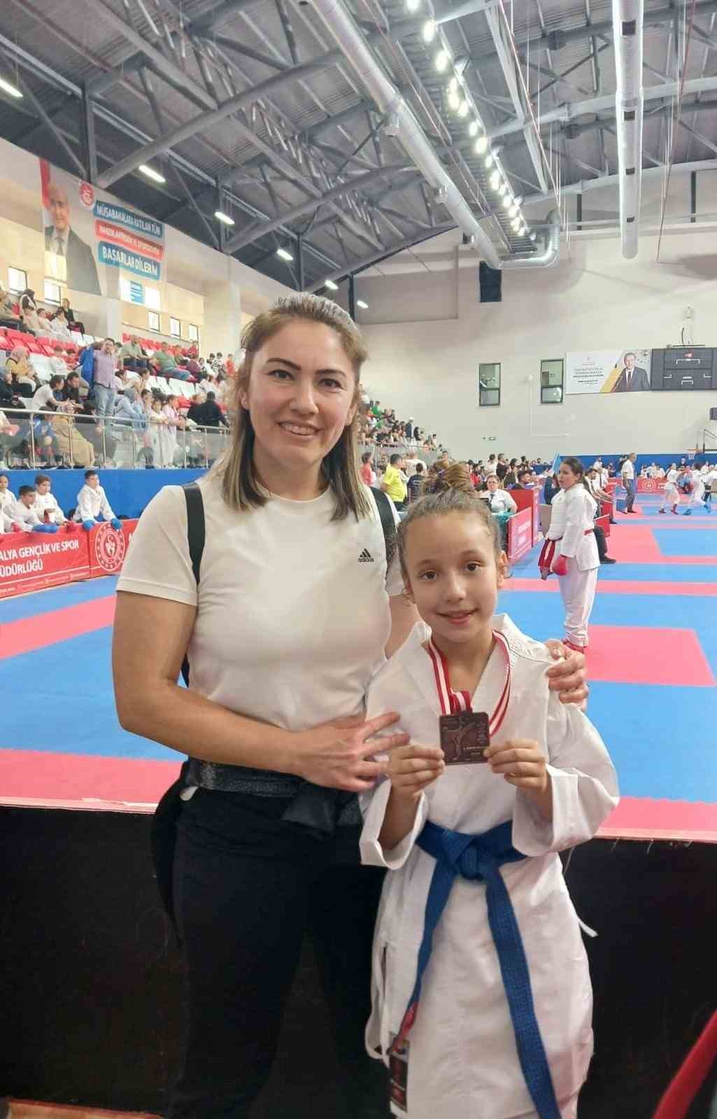 Aliağalı karateciler Aspendos Cup Karate Turnavası’nda