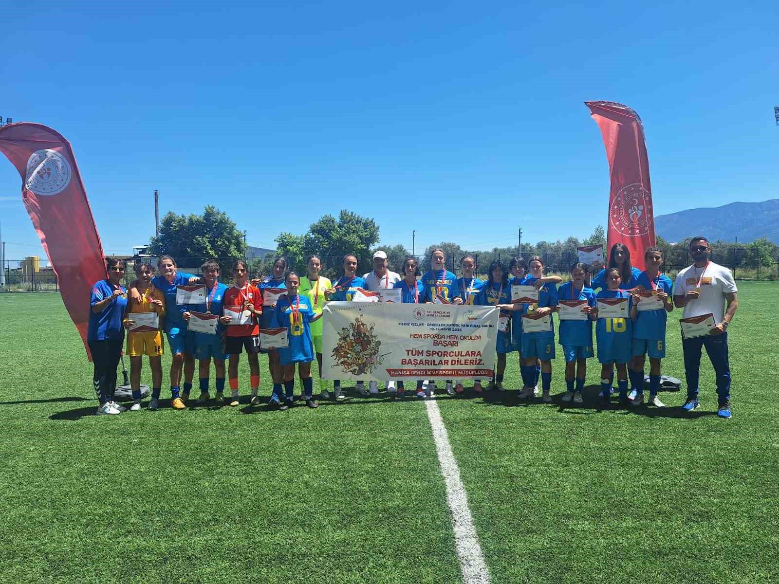 Manisa’da Yapılan Okul Sporları Futbol Yıldızlar Türkiye Yarı Finalleri sona erdi