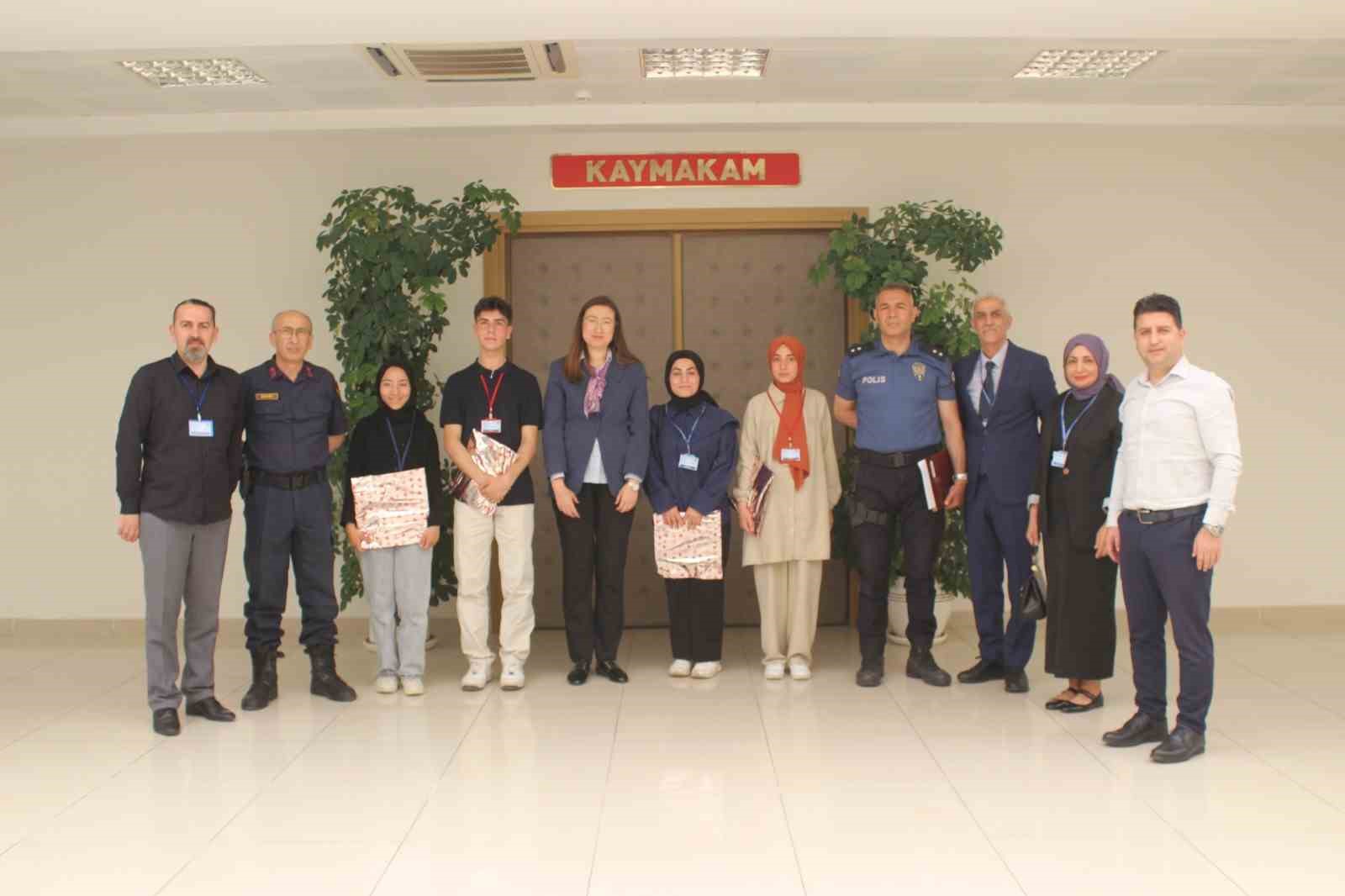 Kaymakam Polat, başarılı öğrencileri ağırladı
