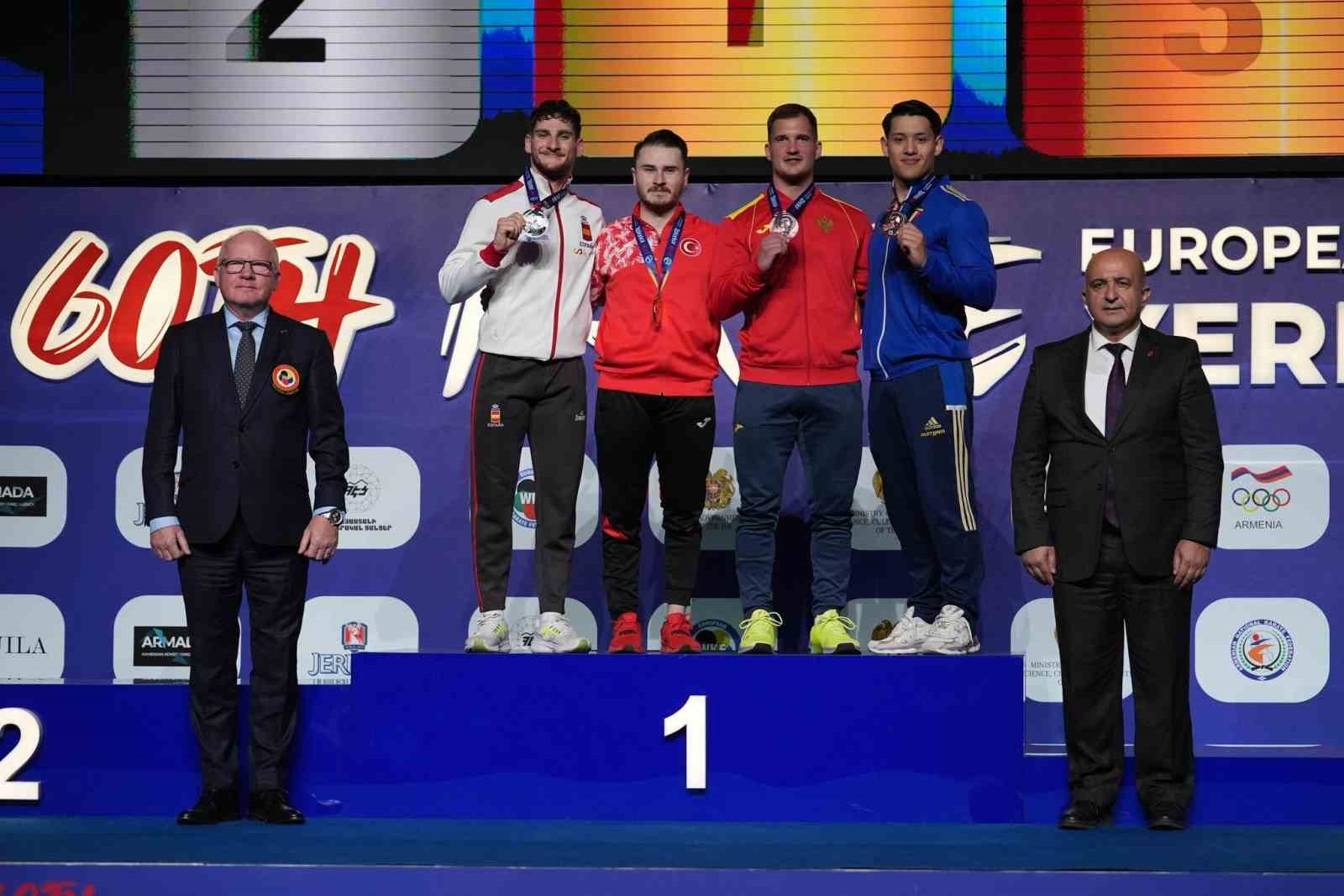 Avrupa Büyükler Karate Şampiyonası’nda millilerden 2 altın, 1 bronz madalya