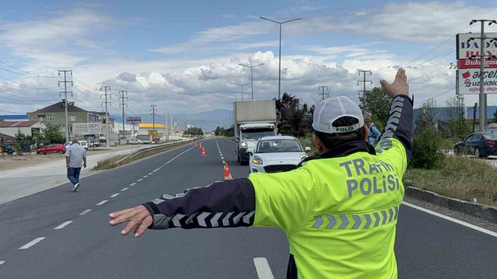 Düzce’de 26’sı alkolden 176 araç trafikten men edildi