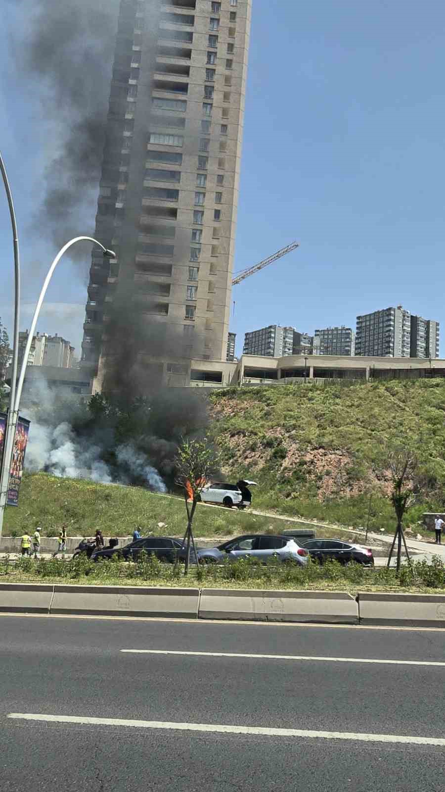 Ankara’da bir cip alev alev yandı