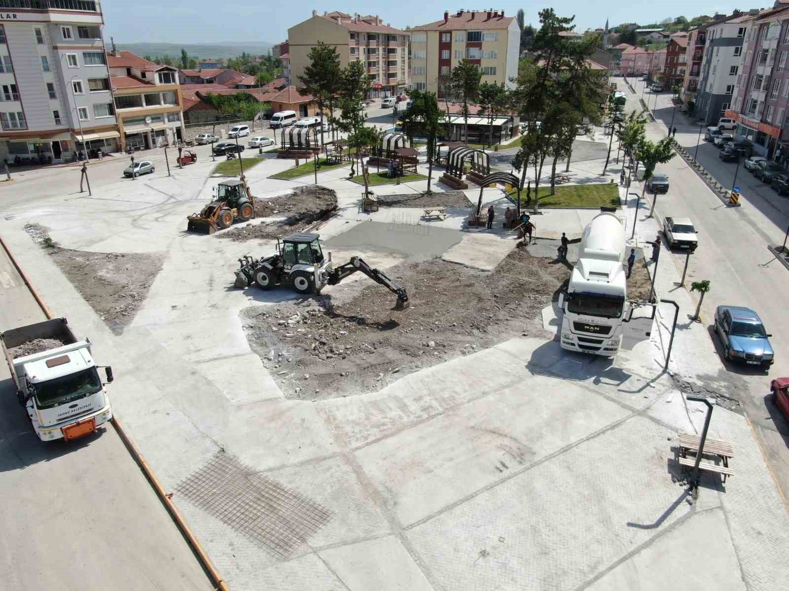 İnönü Cumhuriyet Meydanı’nda sona yaklaşılıyor