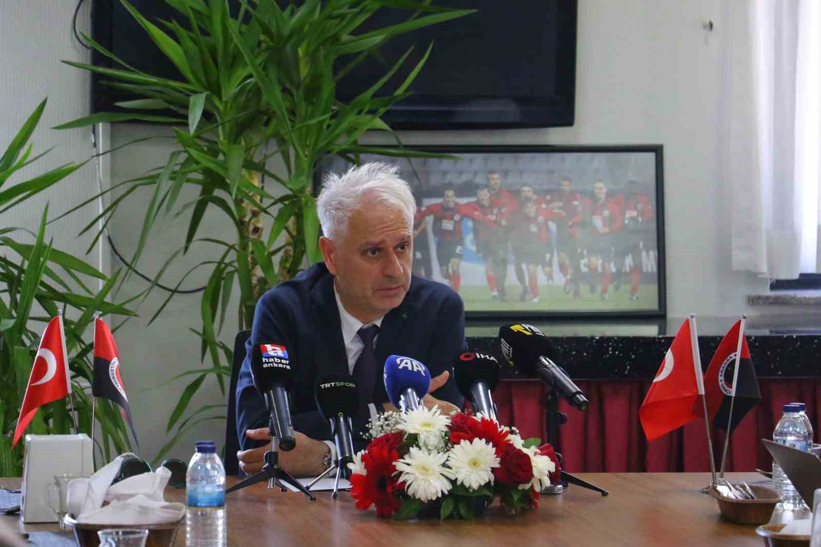 Gençlerbirliği Sportif Direktörü Düzgün, basın mensuplarıyla bir araya geldi