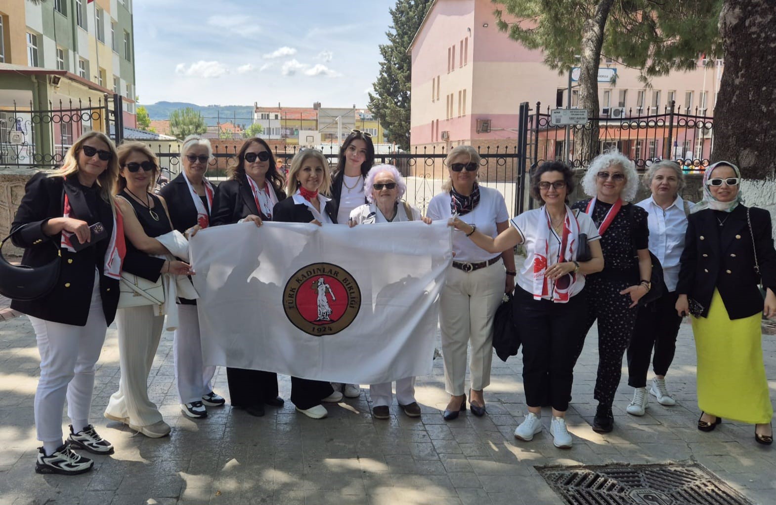Türk Kadınlar Birliği Bursa Şubesi’nden İznik’e anlamlı ziyaret