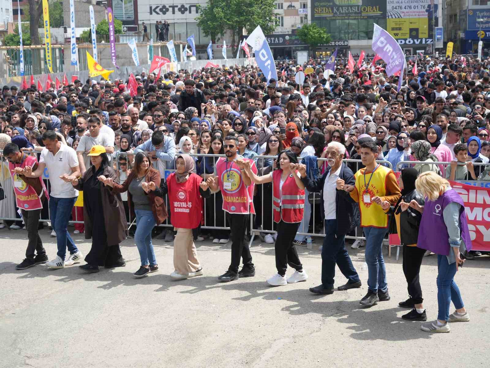 Iğdır’da 1 Mayıs Emek ve Dayanışma Günü coşkuyla kutlandı