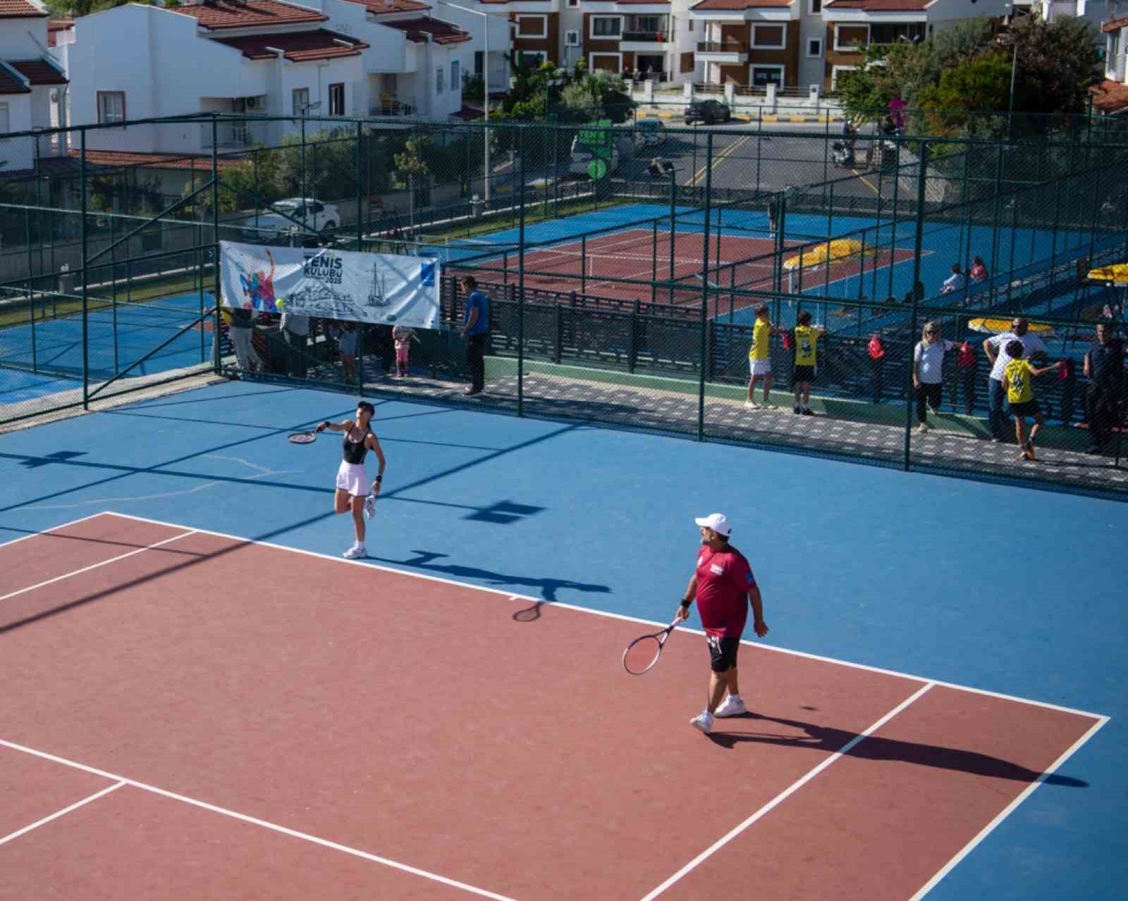 Kuşadası Tenis Kulübü’nde 19 Mayıs turnuvası heyecanı yaşandı