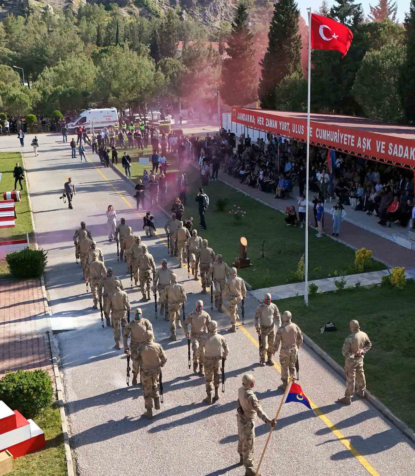 Muğla’da 64 engelli birey yemin ederek bir günlüğüne asker oldu