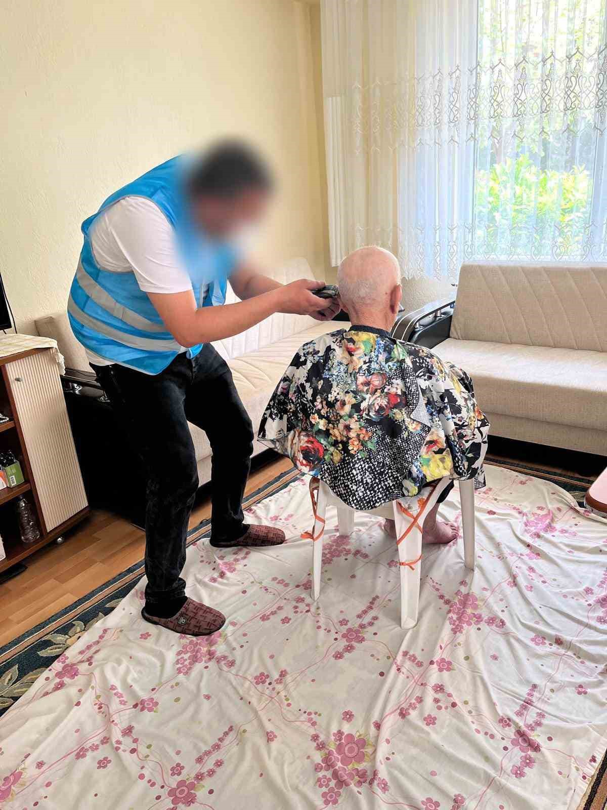 Denetimli serbestlik yükümlülerinden evlere ücretsiz tıraş desteği