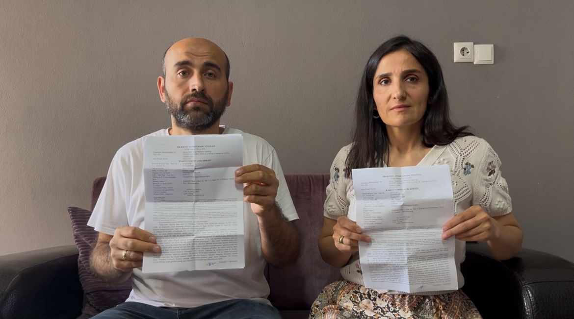 Korku evi...Abisini evden çıkarmak için tavanı böyle deldi