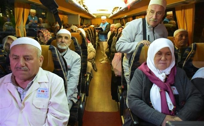 Bilecik’te hacı adayları dualarla uğurlandı