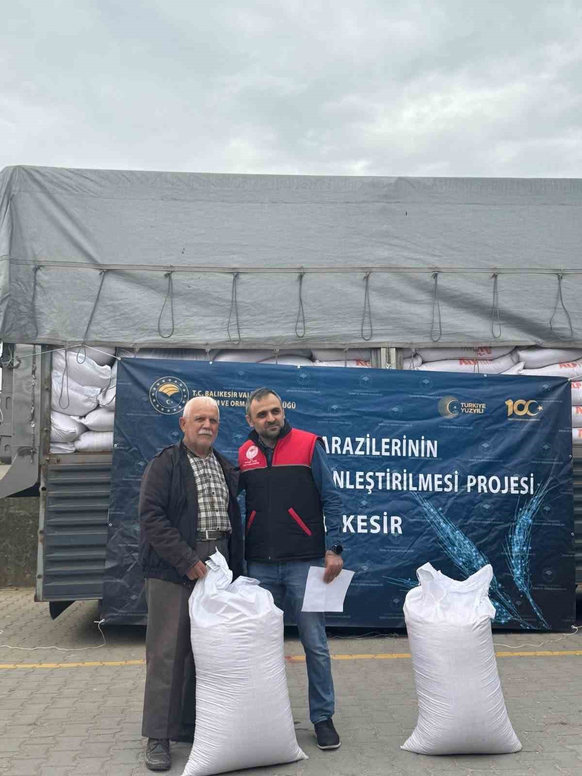 Gönen’de çeltik üreticilerine hibe destekli tohum dağıtımı yapıldı