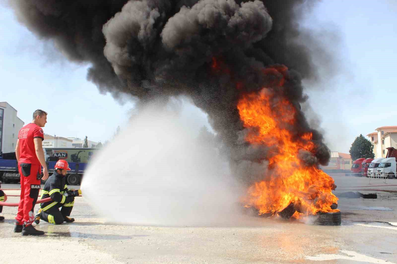 Burdur’da 96 itfaiyeci, koordinasyon ve kriz yönetimi tatbikatı yaptı
