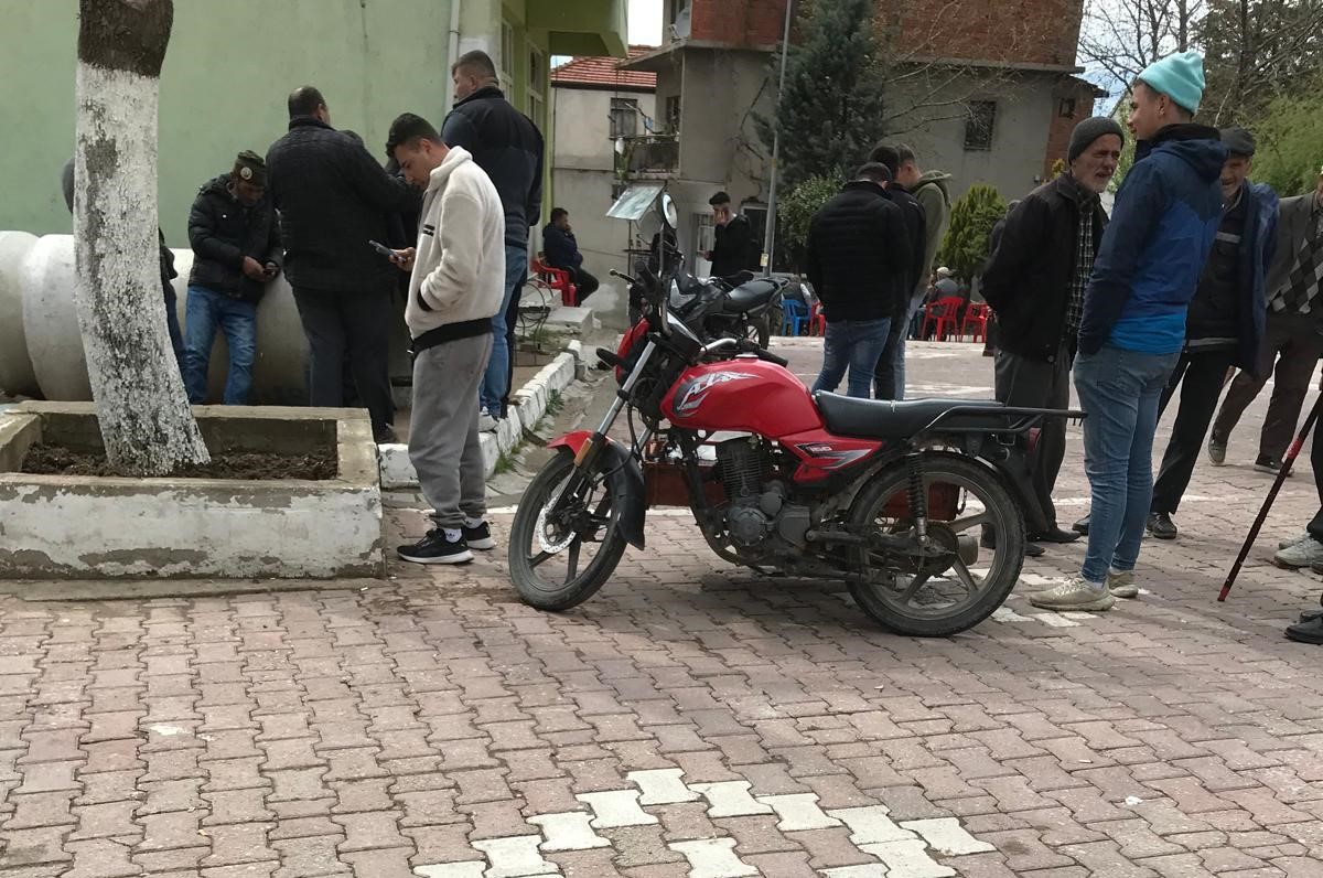 Artçı sarsıntıların devam ettiği Simav Yemişli köyünde halkın tedirgin bekleyişi sürüyor