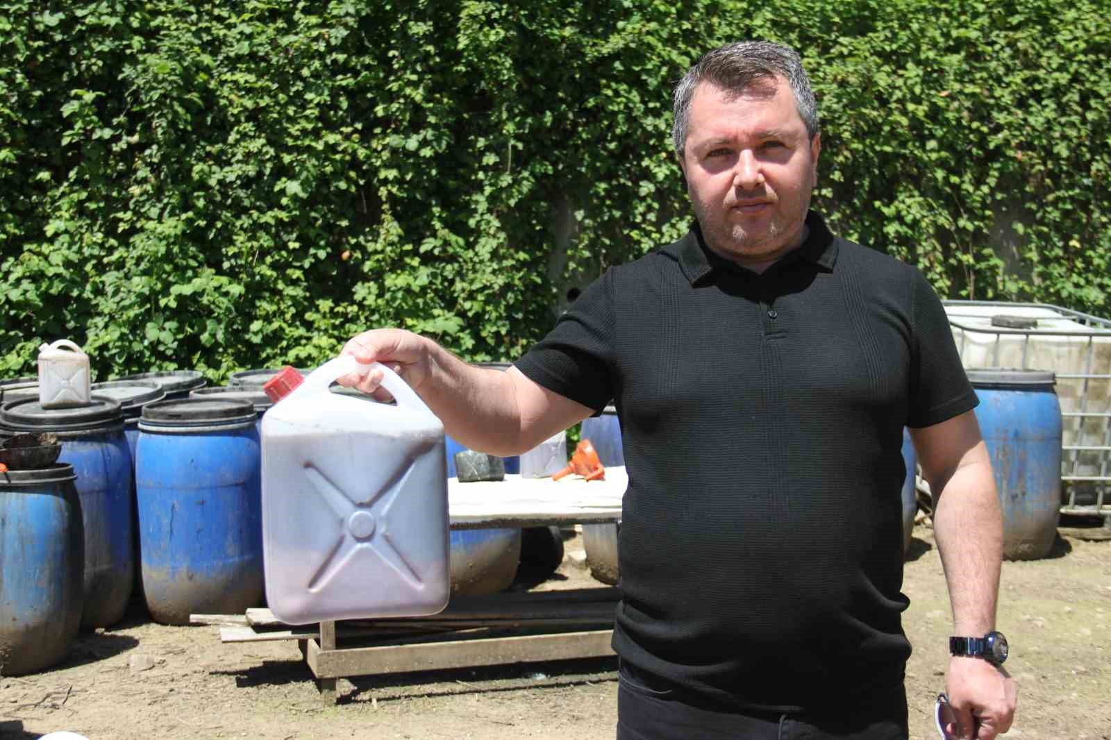 Kahverengi kokarcaya sıvı balık gübreli önlem