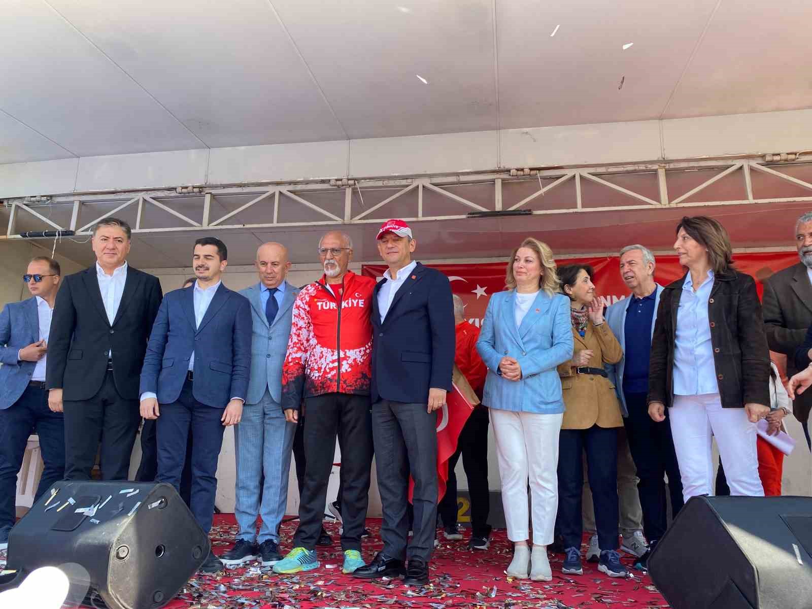 Ankara’da ‘19 Mayıs Yarı Maratonu ve Halk Koşusu’ düzenlendi