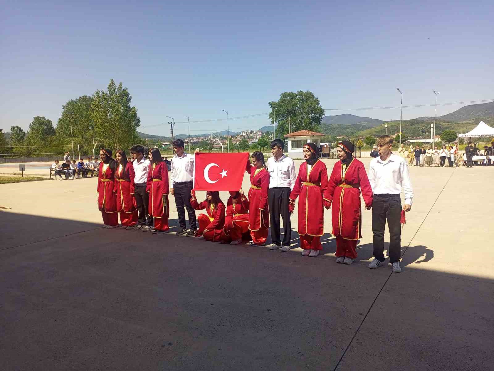 Nuran-Celal Gülşen MTAL’de Gençlik Haftası ve okul sergisi düzenlendi