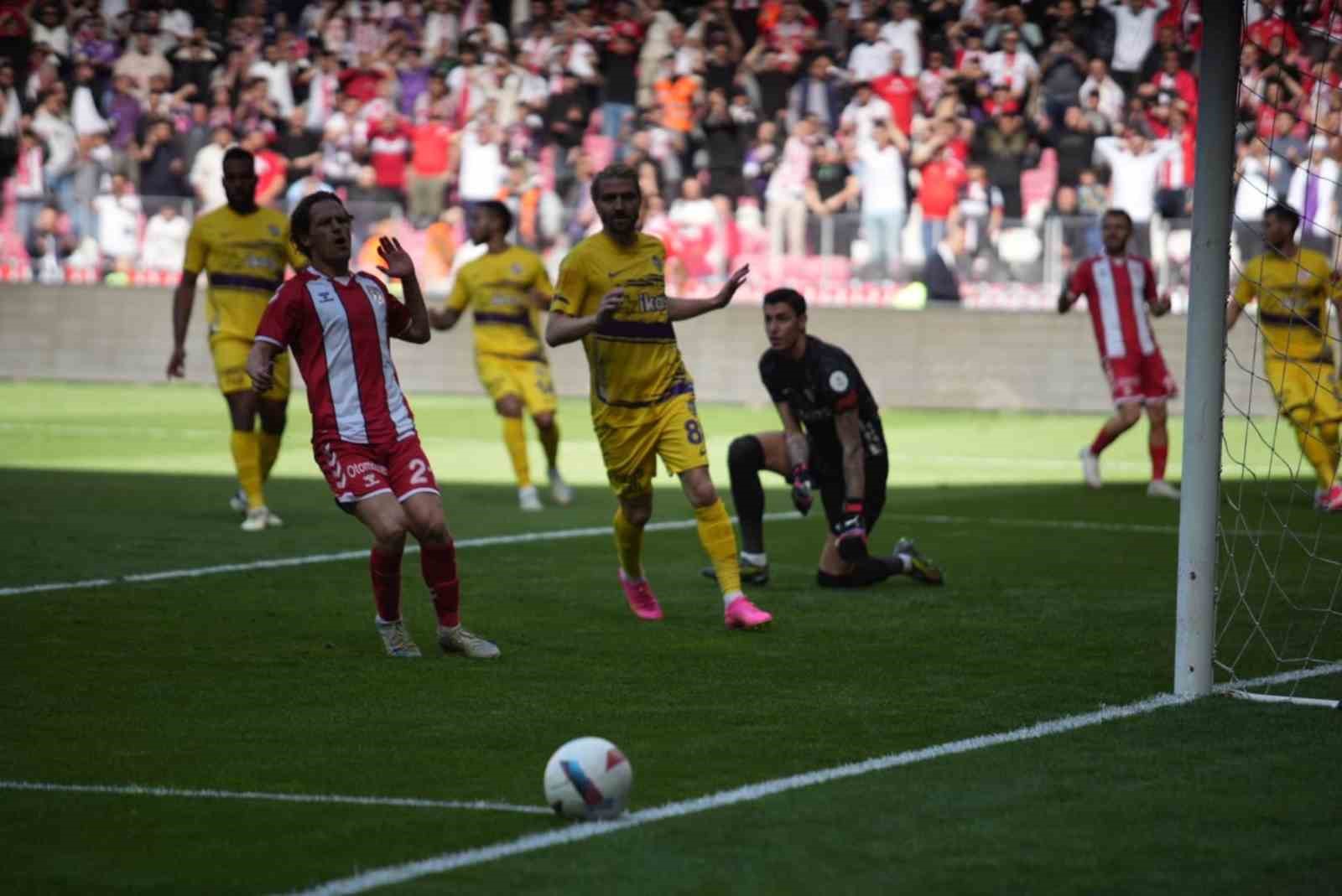 Trendyol Süper Lig: Samsunspor: 1 - Eyüpspor: 0 (Maç devam ediyor)