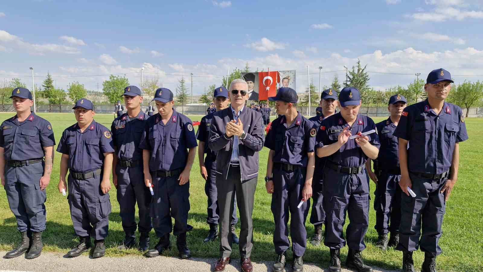 Karaman’da 34 özel birey yemin ederek bir günlük asker oldu