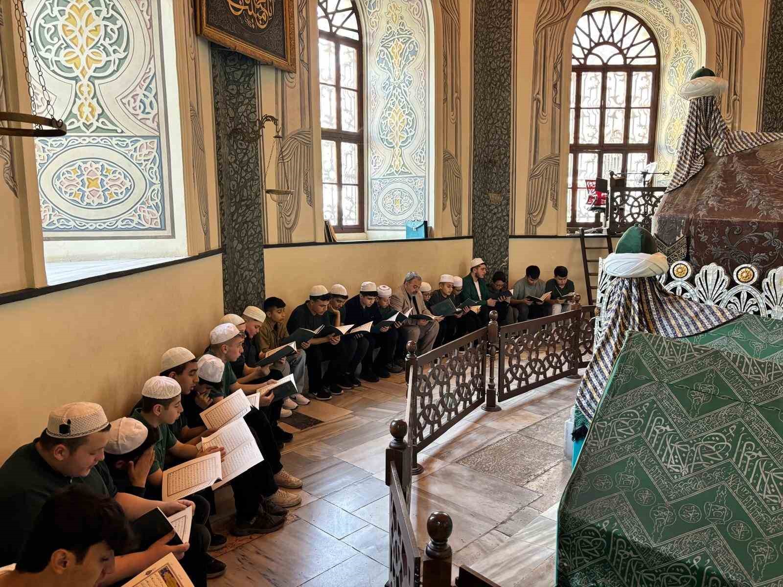 Vakıf Haftası’nda Osmangazi ve Orhangazi için hatim indirildi