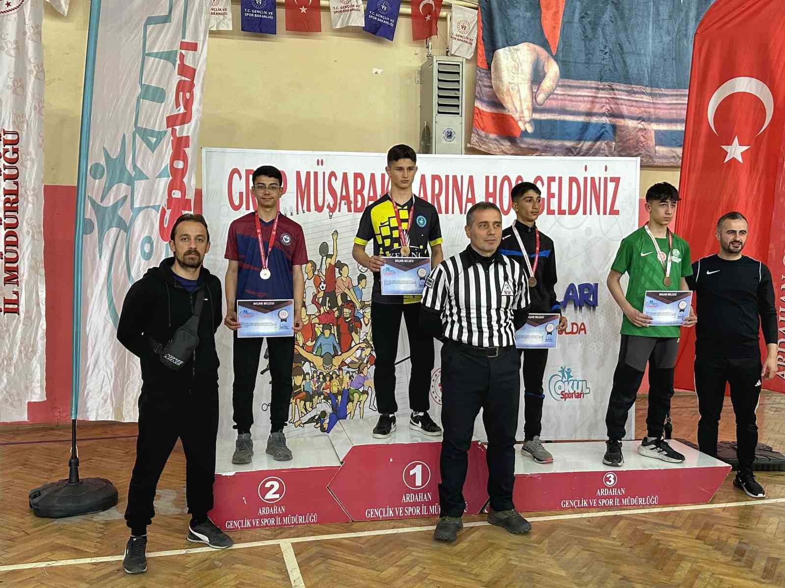 Bilek güreşinde İspir’in başarısı