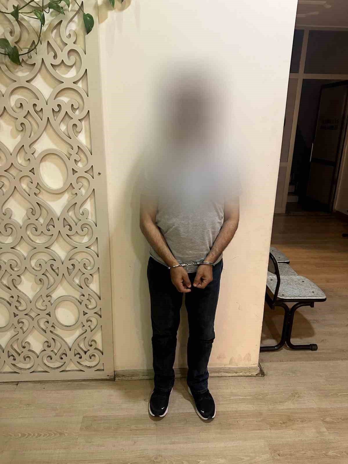 Bursa’da 27 yıl hapis cezasıyla aranan şüpheliye baca deliğinden operasyon yaptılar