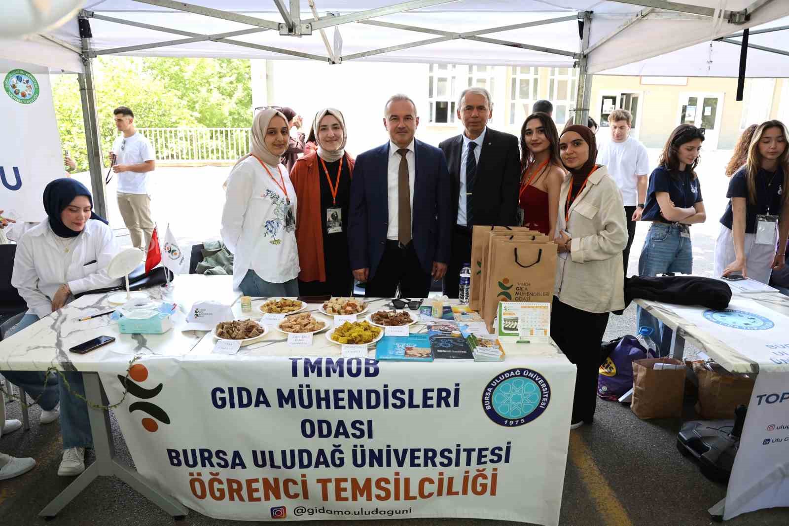 Ziraat fakültesinde geleneksel tomurcuk şenliği