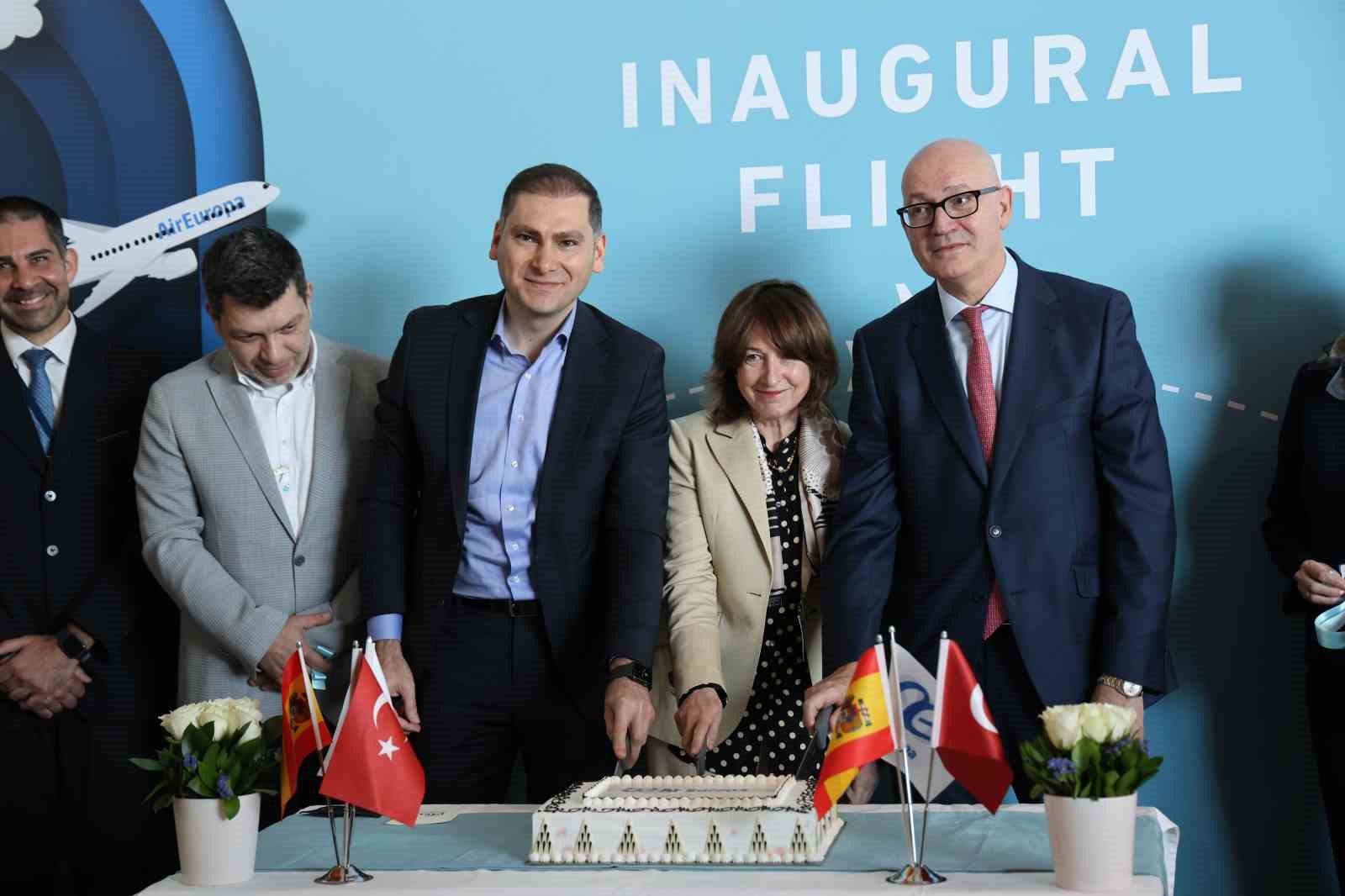 İspanya havayolu şirketi Air Europa Madrid-İstanbul seferlerine başladı