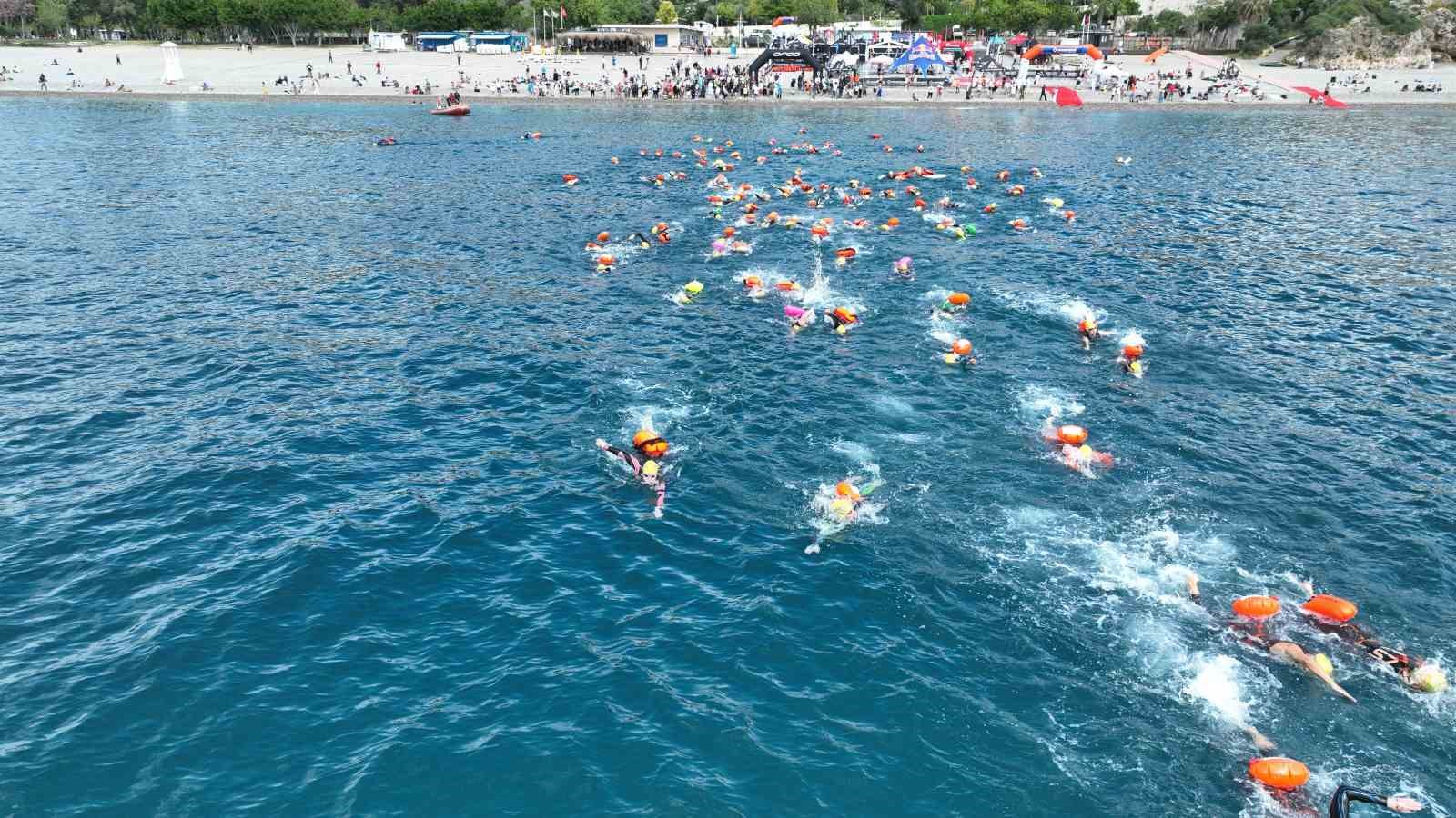 Uluslararası Açık Su Yüzme Yarışı X-WATERS Antalya’da gerçekleşti