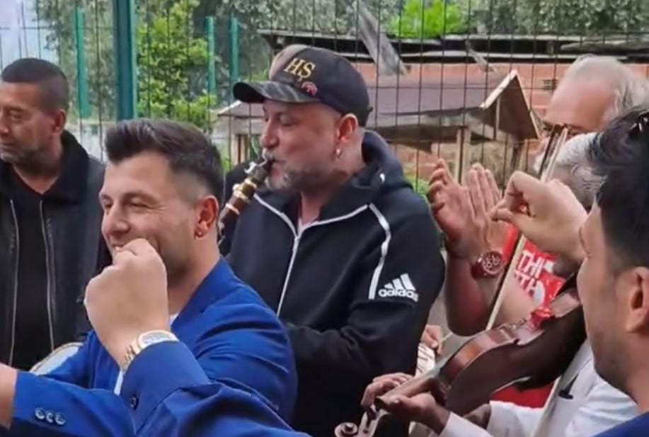 Hüsnü Şenlendirici İznik’te arkadaşının düğününe katıldı