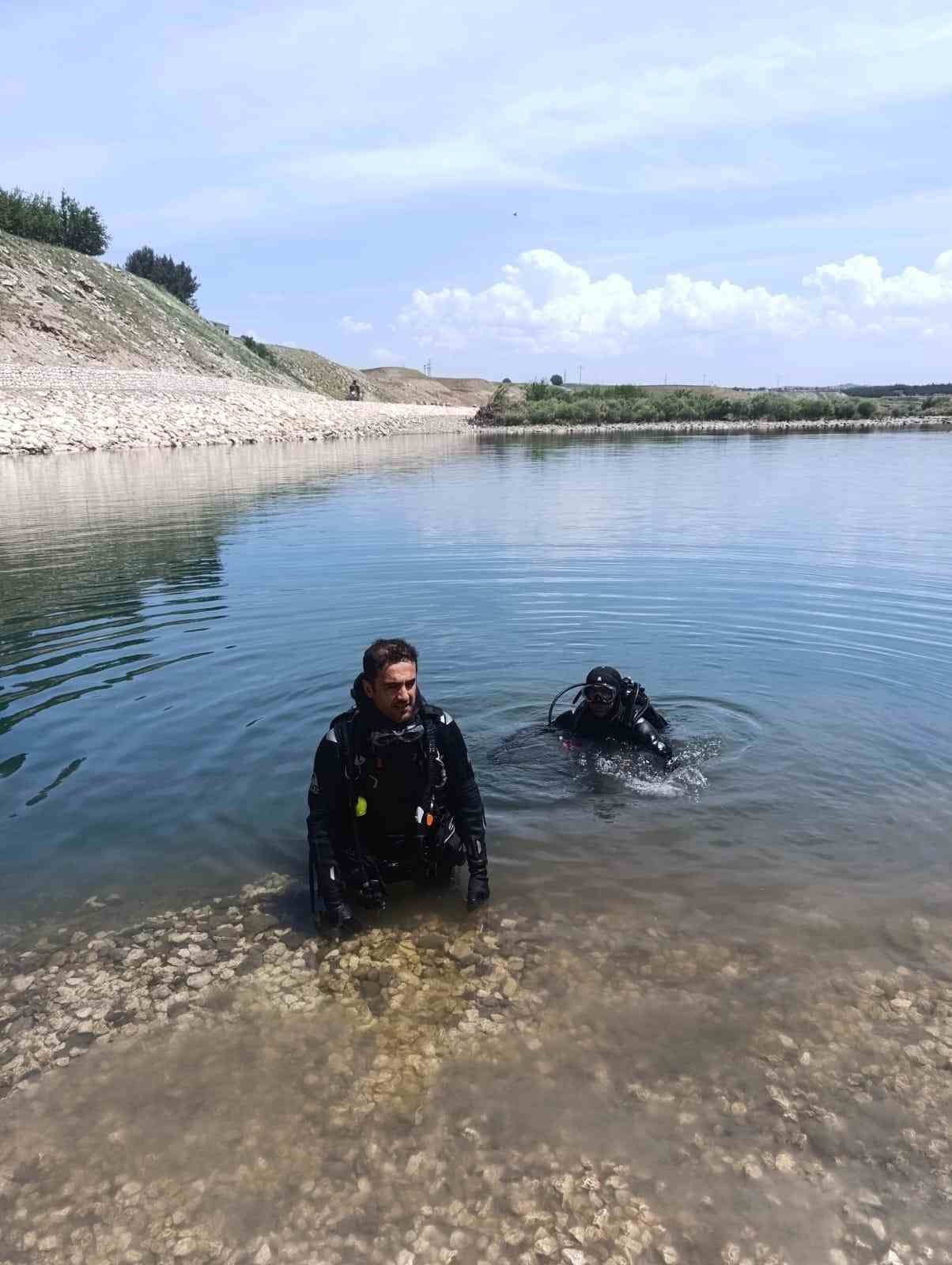 Fotoğraf çekmek isteyen çocuk, düştüğü Malabadi Çayı’nda hayatını kaybetti