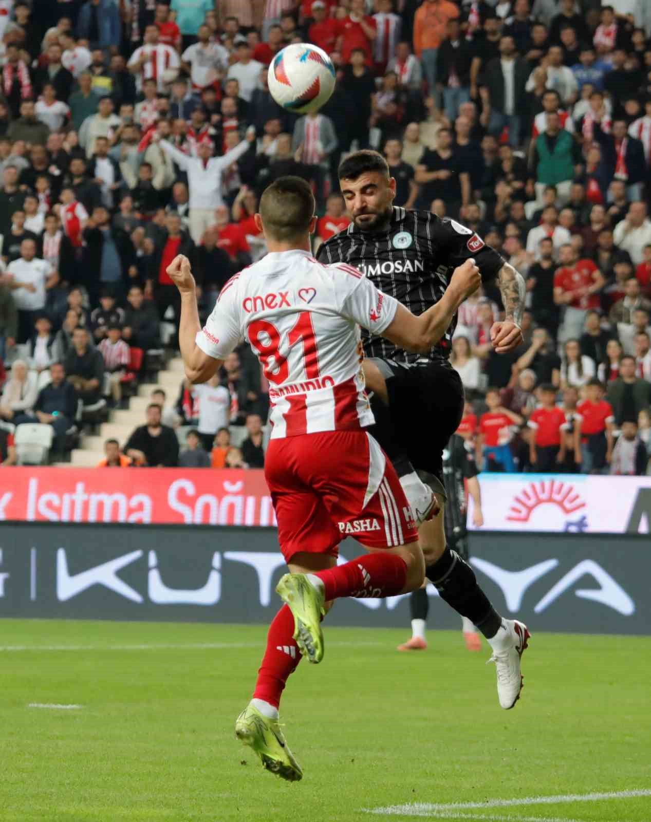 Trendyol Süper Lig: Antalyaspor: 0 - Konyaspor: 0 (İlk yarı)